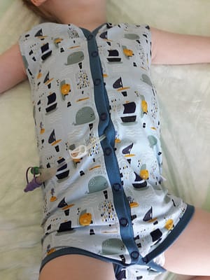 Body mit Knopfleiste